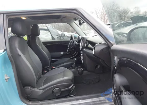 2010 Mini Cooper из США, поврежденный, VIN WMWMF3C50ATZ24461